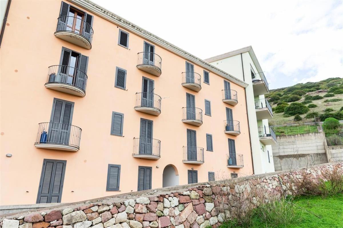 Apartament La Finestra Sul Castello Bosa Zewnętrze zdjęcie